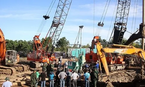 Thông tin nóng vụ bé trai lọt vào trụ bê-tông: Nhà thầu đã chi trả toàn bộ chi phí cứu nạn, cứu hộ