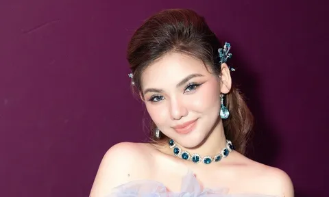 Cùng bước ra từ Ca sĩ mặt nạ, Lady Mây Myra Trần thành công hơn O Sen Ngọc Mai?