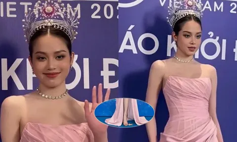Hoa hậu Thanh Thủy như đi chân đất dự thảm đỏ với đôi cao gót tàng hình