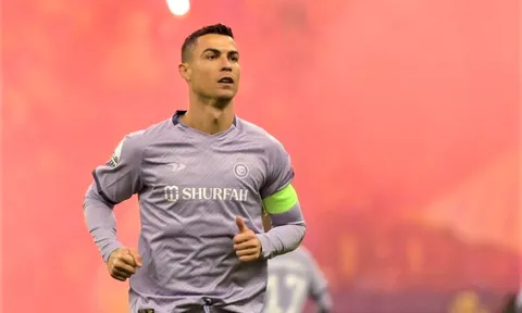 Đang ở Al Nassr, Ronaldo ra yêu cầu bất ngờ với 4 cầu thủ Man United