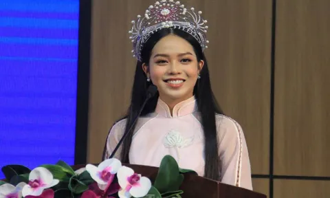 Tân Hoa hậu Thanh Thủy qua lời nhận xét của thầy giáo chủ nhiệm