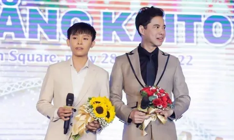 Hồ Văn Cường gây chú ý khi được fan tặng quà sinh nhật tuổi 20