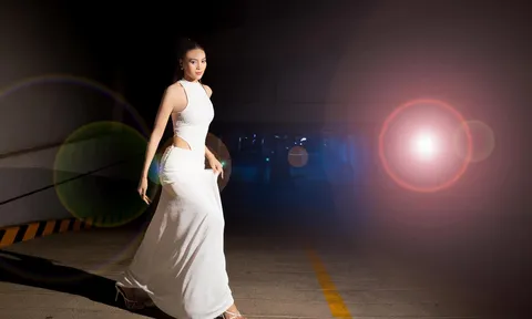 Ninh Dương Lan Ngọc ‘đốt mắt’ khán giả khi diện đầm bó sát, khoe vòng eo con kiến