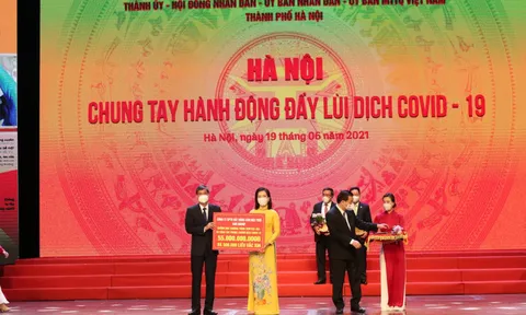 Tập đoàn Sun Group ủng hộ thành phố Hà Nội 55 tỷ đồng mua vắc-xin phòng chống Covid-19
