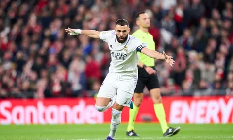 Benzema lập siêu phẩm, Barca nhọc nhằn giữ ngôi đầu