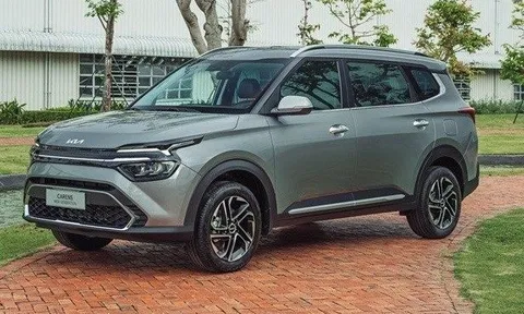 Thiết kế đẹp, nhiều công nghệ - Kia Carens giành giải thưởng Xe của năm 2023