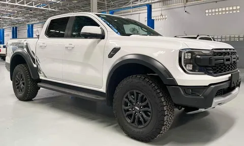 Đại lý hé lộ giá xe Ford Ranger Raptor 2023: từ 1,329 tỷ đồng, ra mắt vào tháng sau