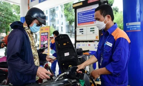 Giá xăng trong nước tiếp tục tăng từ 15h30 chiều nay
