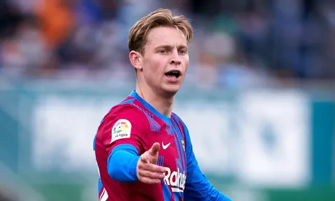 ‘Nàng thơ’ của Ten Hag lạc lõng trong đội hình Barcelona