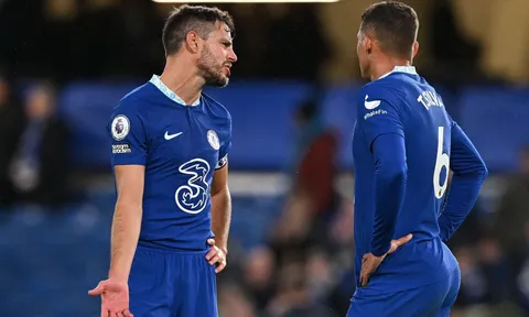 Đại gia Tây Ban Nha tính cuỗm đội trưởng Chelsea với mức giá bèo bọt
