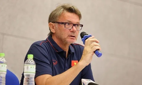 HLV Philippe Troussier 'chơi bài ngửa' cho U23 Việt Nam ở siêu giải đấu