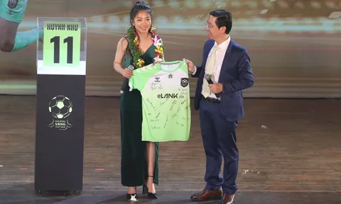 Tiền vệ châu Âu thừa nhận vai trò 'cực khủng' của Huỳnh Như ở Lank FC