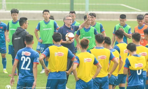 HLV Philippe Troussier bất ngờ ra 'tối hậu thư' cho ĐT Việt Nam