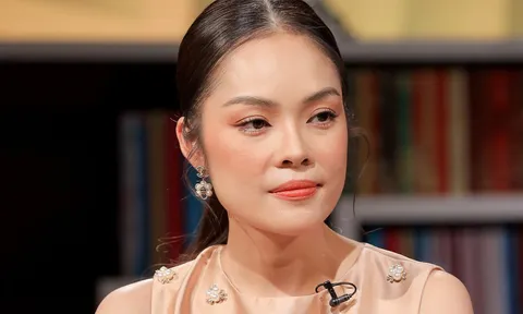 Dương Cẩm Lynh thân thiết với nam ca sĩ từng tuyên bố giúp mình 100 triệu dù chưa nhận được tiền