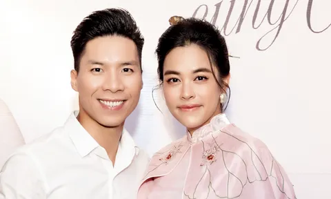 Sau loạt ồn ào, O Sen Ngọc Mai lộ diện, được chồng hộ tống sang Mỹ đi hát