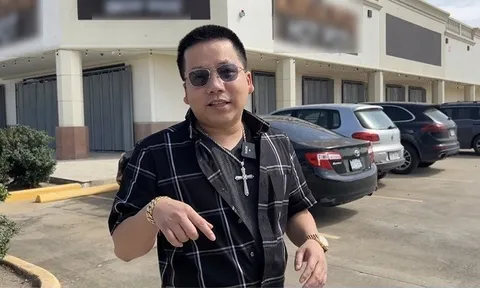 Khoa Pug khai trương nhà hàng 23 tỷ, cảnh tượng người hâm mộ đến vậy kín gây ngỡ ngàng