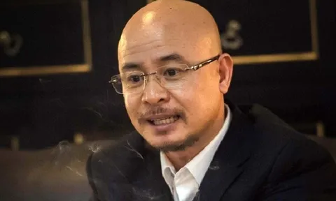 Hiếm hoi xuất hiện, ông Đặng Lê Nguyên Vũ mang dàn SUV khủng đến lễ hội cà phê lớn nhất Việt Nam