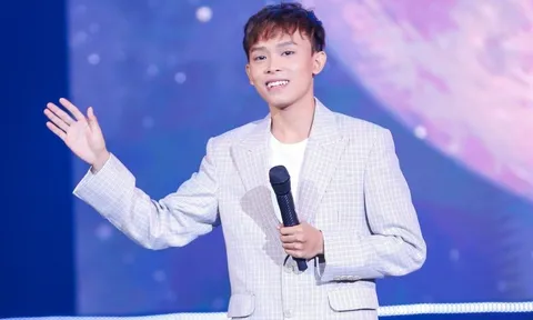 Hình ảnh tiệc sinh nhật 20 tuổi của Hồ Văn Cường, quà tặng dành cho nam ca sĩ gây choáng