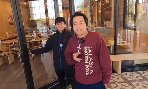 Mẹ Vương Phạm ‘xắn tay’ thu dọn bát đĩa, lộ mối quan hệ thật sự với Khoa Pug