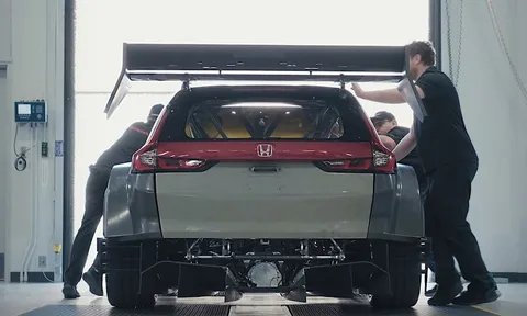 Chiêm ngưỡng mẫu xe đua hybrid Honda CR-V mạnh 800 mã lực chuẩn bị trình làng