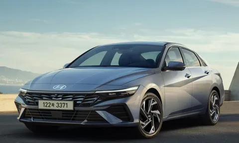 Xem trước Hyundai Elantra 2024 trước thềm ra mắt : Cú lột xác đến từ tương lai