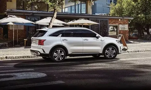 Kia Sorento 2023 ra mắt: Thiết kế thời thượng, giá bán hấp dẫn