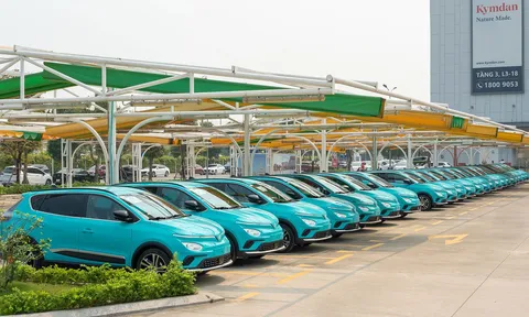 Công bố bảng giá dịch vụ taxi điện VinFast: Liệu có rẻ hơn xe xăng?