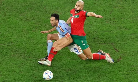Barca tính gây sốc với đồ tể từng bỏ túi rồi chế nhạo Busquets