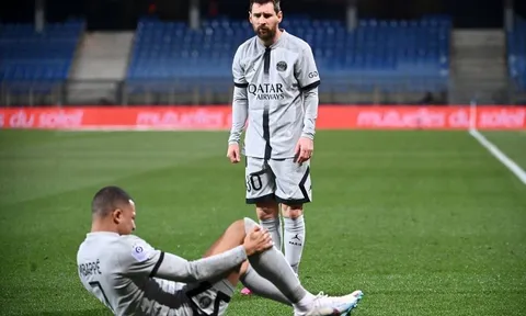Mbappe gục ngã đau đớn, gánh nặng tại PSG dồn hết lên vai Messi
