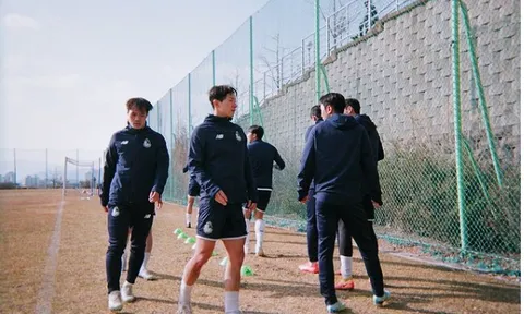 Văn Toàn nỗ lực giành suất đá chính ở Seoul E-land FC