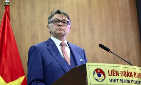 Báo Trung Quốc nhầm lẫn bất ngờ về kế hoạch của HLV Troussier