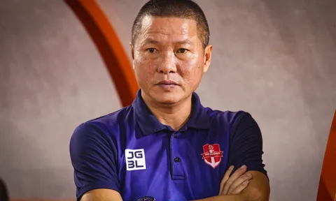HLV Chu Đình Nghiêm không vui nổi dù giành 3 điểm trên sân khách
