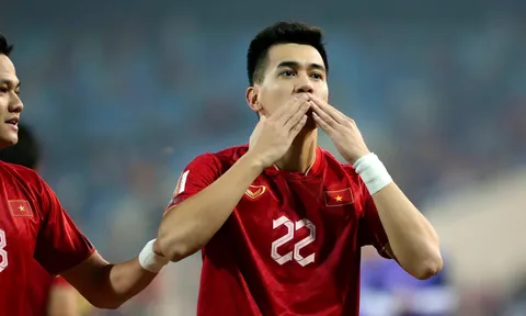 Tiến Linh 'ngang hàng' Son Heung Min ở đề cử cầu thủ xuất sắc nhất châu Á 2022