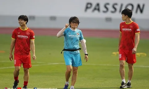 'Thần y' Choi xuất hiện bất ngờ tại U20 Việt Nam
