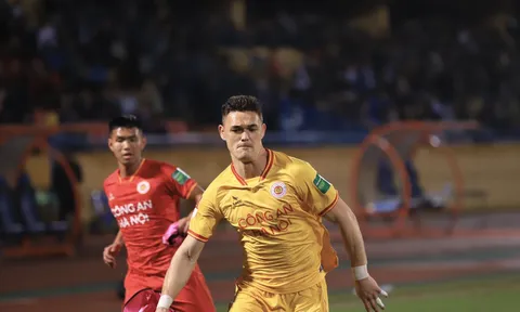 'Bom tấn' Việt kiều của CAHN mắc sai lầm trong ngày khai sân tại Việt Nam