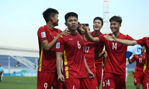 Dàn sao U23 Việt Nam nói gì khi đối đầu đàn anh dưới thời HLV Troussier?