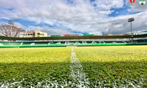 ẢNH: Mặt cỏ SVĐ Pleiku của HAGL xanh mướt trước trận ra quân V-League 2023