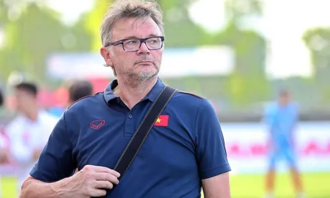 Truyền thông Indonesia nhắc lại quá khứ đau lòng của HLV Philippe Troussier