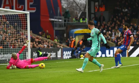 Premier League yêu cầu Ban trọng tài giải trình vì sai lầm liên tiếp của VAR