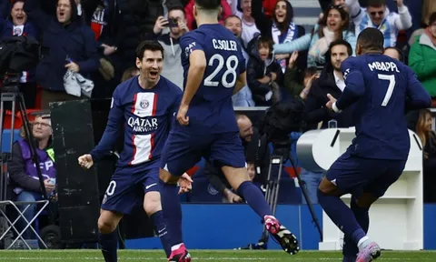 Lập siêu phẩm phút bù giờ giúp PSG thắng nghẹt thở, Messi đạt nhiều thành tích ấn tượng