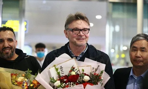 HLV Philippe Troussier đến Việt Nam, sẵn sàng dẫn dắt đội tuyển
