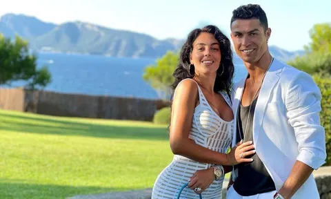 Siêu sao Ronaldo đối mặt với nguy cơ rạn nứt tình cảm với bạn gái