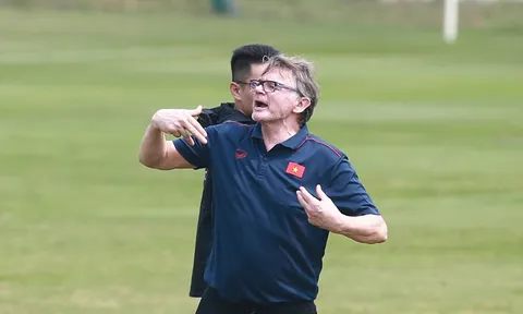 Lý do HLV Philippe Troussier nổi nóng với cầu thủ U23 Việt Nam ở buổi tập giữa trưa ?