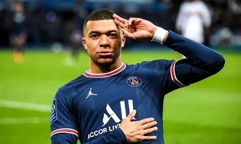 Kylian Mbappe hé lộ chuyện tương lai, không quên 'nhắc khéo' đồng đội Messi