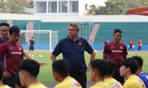 HLV Troussier chấm điểm cầu thủ U23 Việt Nam sau trận thắng sát nút Phú Thọ FC