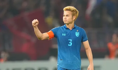 'Vua cùi chỏ' Theerathon tố bị đối thủ chơi xấu ở Thai League