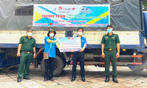 900 túi an sinh giúp người dân gặp khó thêm lạc quan trong cuộc chiến chống COVID-19