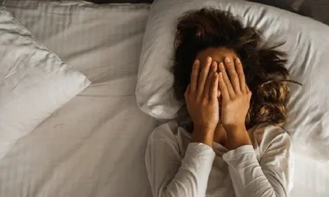 Có 2 thói quen này khi ngủ thì đừng chủ quan bởi đó là dấu hiệu của căn bệnh đáng sợ