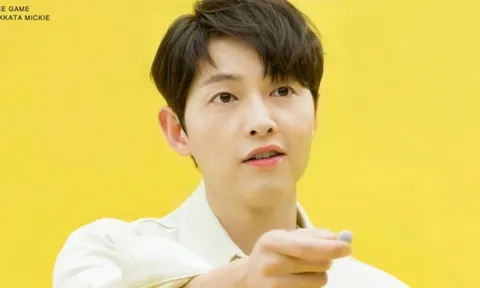 Tình tứ bên nhân vật đặc biệt không phải vợ mới, Song Joong Ki hé lộ tình trạng hôn nhân hiện tại