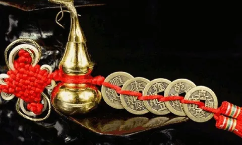 Cổ nhân đúc kết: Treo 4 vật này trên cổng thì tự khắc cửa nhà yên ổn, tiền bạc rủng rỉnh, làm gì cũng thuận buồm xuôi gió